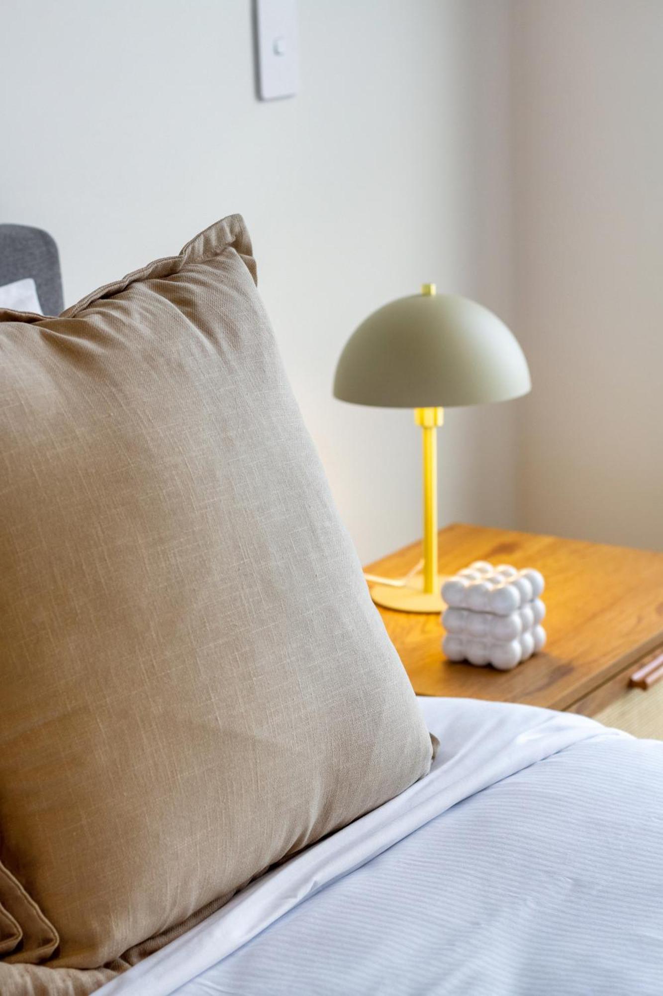 2 Bed, 2 Bath W Sofa Bed - Great Cafes Nearby Apartment Christchurch Bagian luar foto