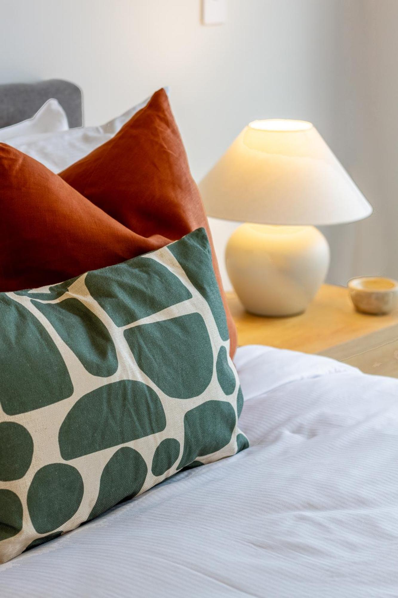 2 Bed, 2 Bath W Sofa Bed - Great Cafes Nearby Apartment Christchurch Bagian luar foto