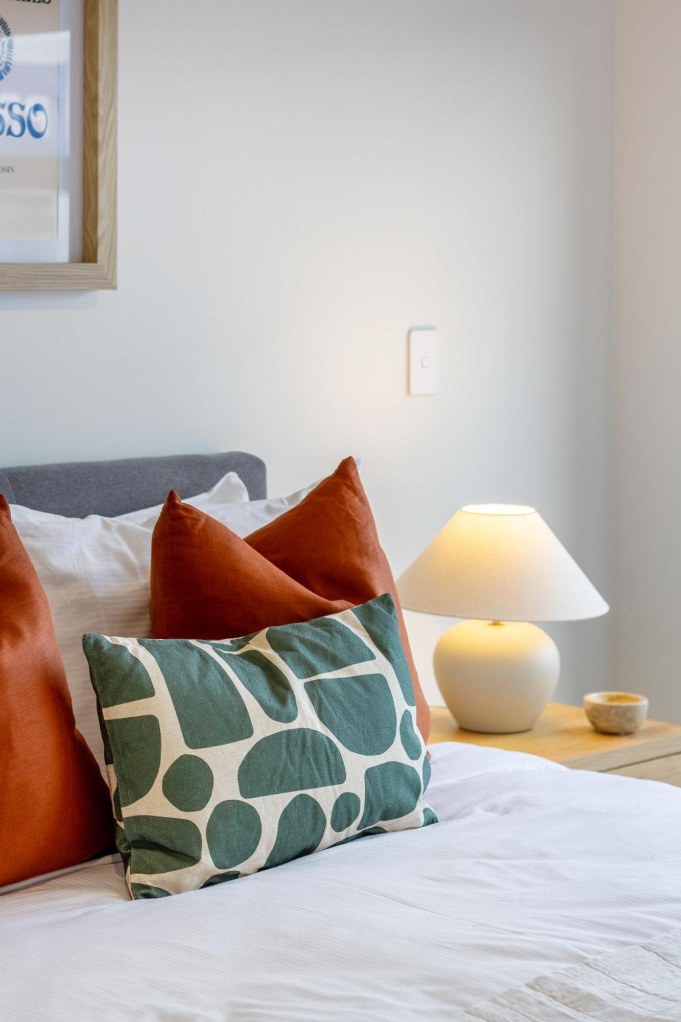 2 Bed, 2 Bath W Sofa Bed - Great Cafes Nearby Apartment Christchurch Bagian luar foto