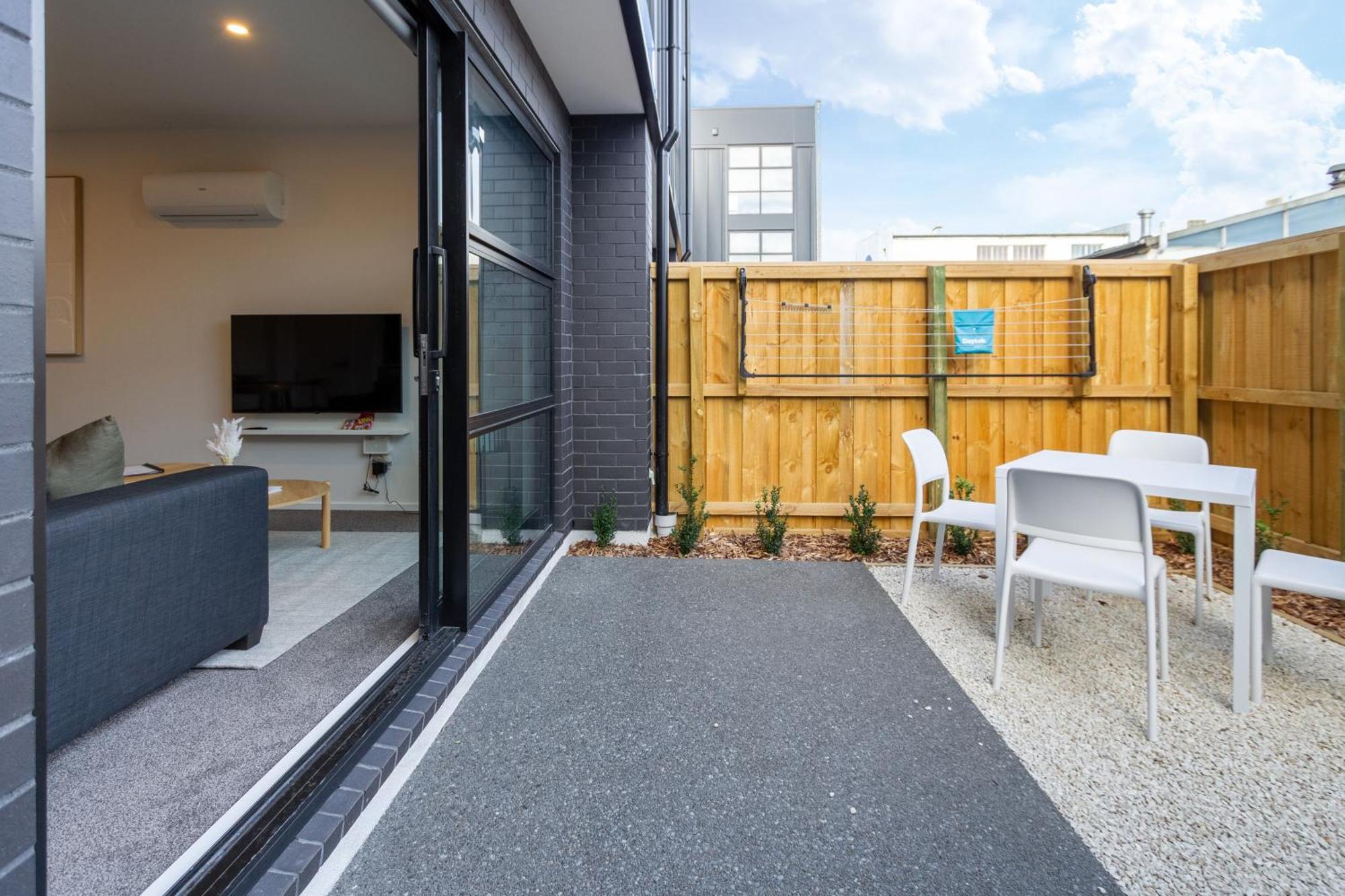 2 Bed, 2 Bath W Sofa Bed - Great Cafes Nearby Apartment Christchurch Bagian luar foto